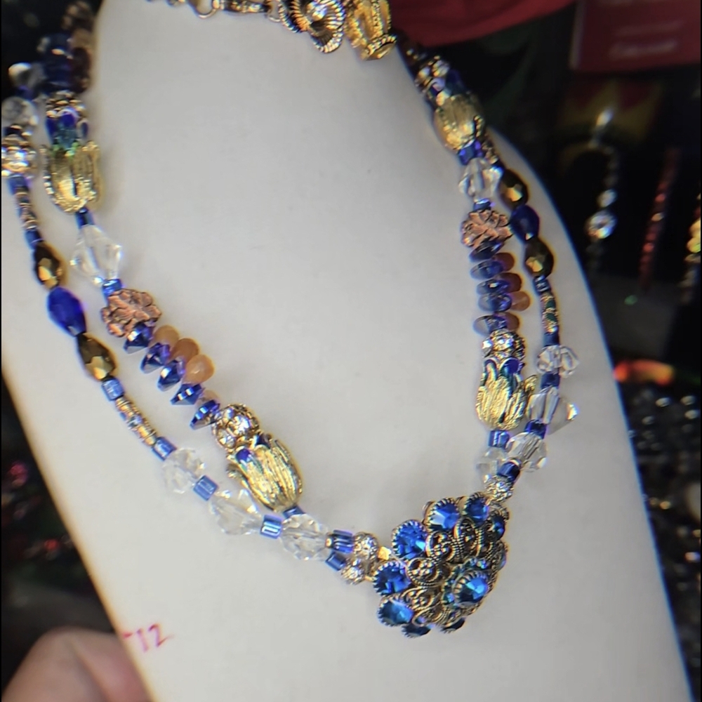 Artisan Statement Asian STYLE STONE & Crystal Necklace - Picture 4 of 13